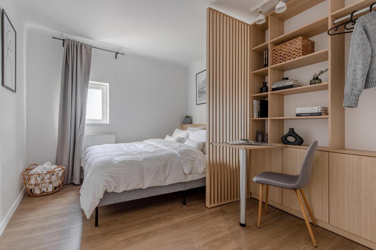 Little Attic By Citylife Suites Букурещ Екстериор снимка